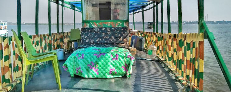 privates Boot für  Tierbeobachtungen in den Sundarbans