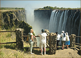 Besuch der Victoria Wasserfälle auf dieser Botswana Safari